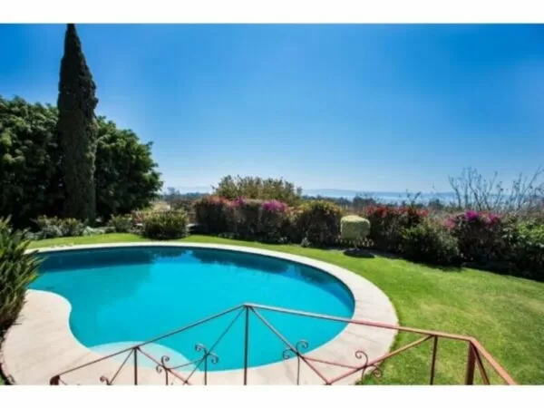 Casa en Chapala de 3 Recamaras y 3 Baños vista del lago,alberca casa en venta cv