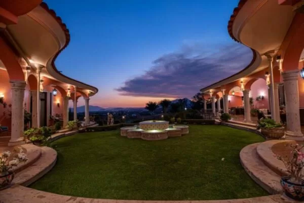 Casa en Chapala de 5 Recamaras y 4 Baños powers - anuncio publicado por monarca