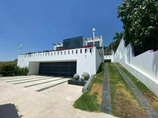 Casa en Chapala de 6 Recamaras y 6 Baños se vende residencia de lujo ubicada en el fraccionamiento vista del lago country