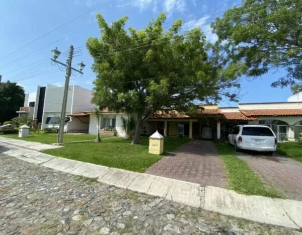 Condominio en Chapala de 3 Recamaras y 2 Baños Una casa súper cómoda de un piso es el mejor lugar para vivir en Chapala.