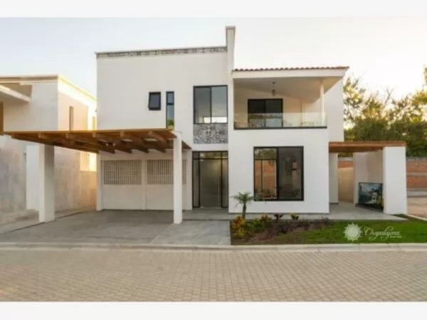 Condominio en Chapala de 3 Recamaras y 3 Baños casa en venta en la estación