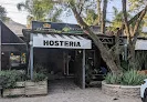 Hostería del Arte en Carretera Bicentenario 529A, La Canacinta, Ajijic, es un restaurante italiano donde destaca la pasta vegetariana fresca y deliciosa.​