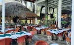 La Iguana de Piedra en Carretera Jocotepec-Chapala 636, San Juan Cosalá, es un restaurante donde el hermoso paisaje, ambiente relajado y comida fantástica se combinan.​