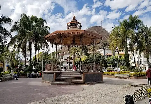 De Centro Turístico a Refugio de Expatriados