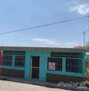 Home in Ixtlahuacan de Los Membrillos with 3 room and 3 bath Sn Pedro 64