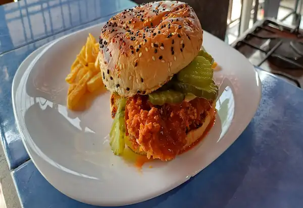 Mamas Pool Bar y Restaurante Hamburguesas