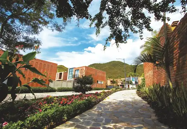 Sierra Viva Residencial: 2026 Community Profile